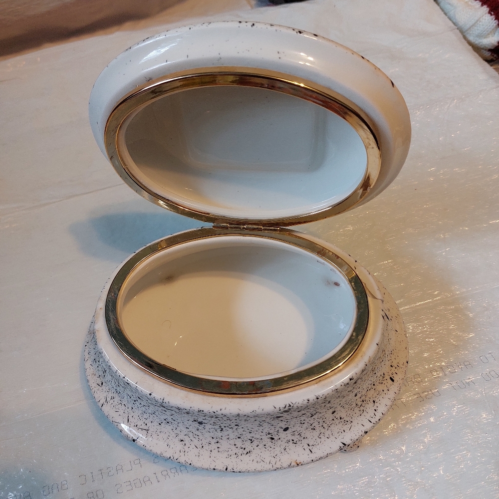 Vintage Speckled Ceramic Jewelry/Trinket Box - Picture 5 of 8